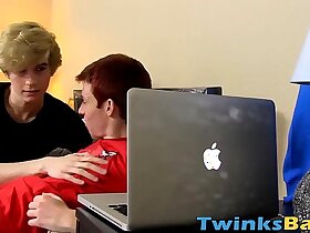 Two twinks Dakota and Dennise fuck bareback for live show