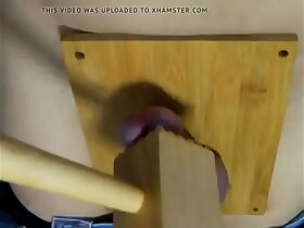 チンポは叩き潰された