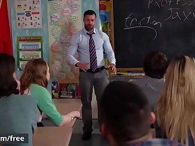 Beaux  snap of his fingers and his hunky teacher Tristan is deadened naked - Men.com