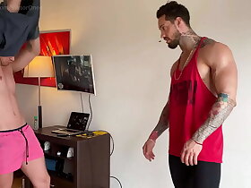 Le rompo el culo a mi alumno despues del entrenamiento