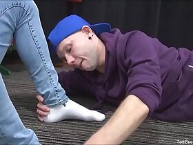 Gizzy and Tristan Christmas Hot Foot in the door Sucking